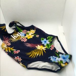 Too small, worn once.